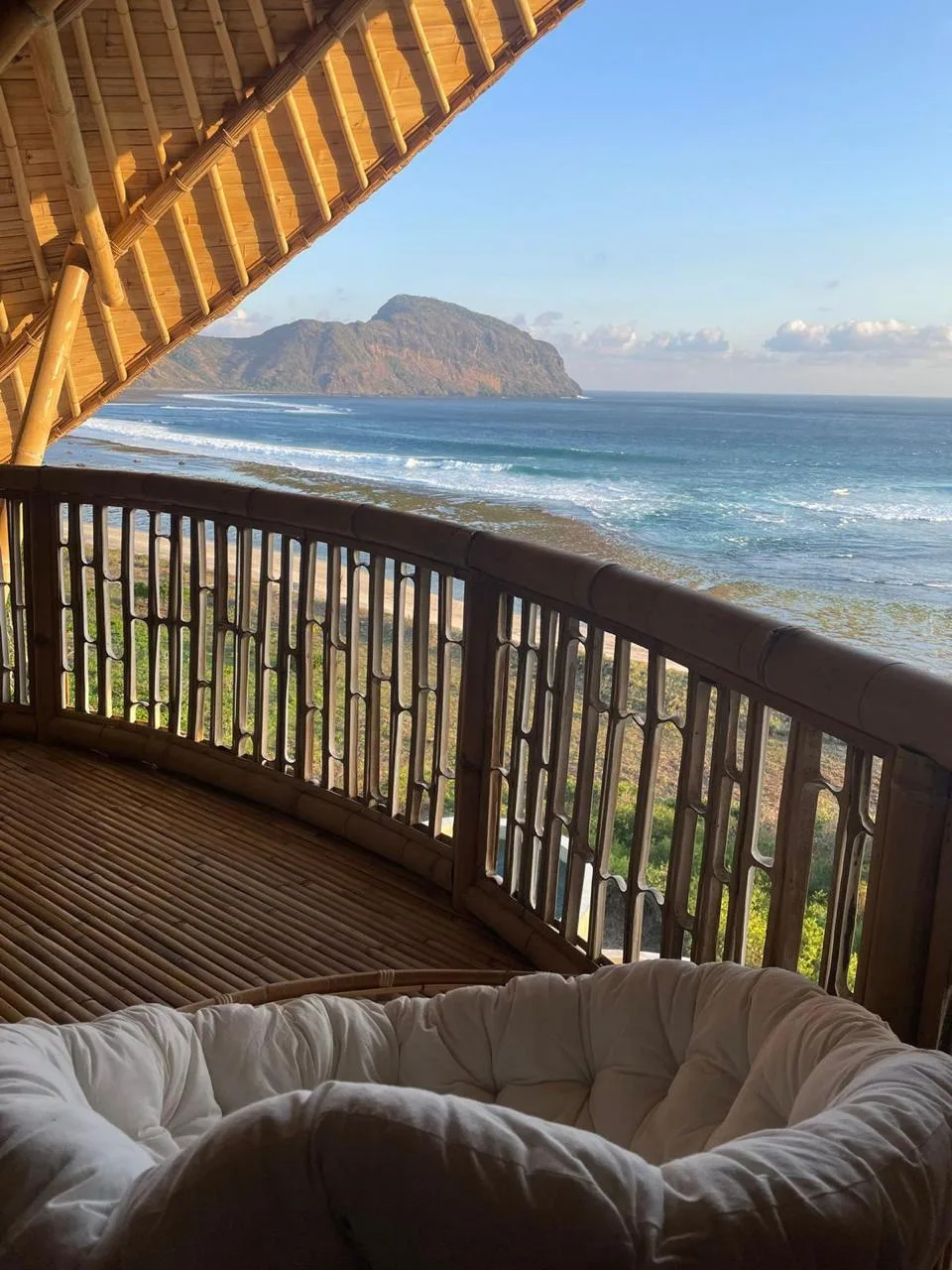 Manta Villa balcony overlooking the Indian Ocean
